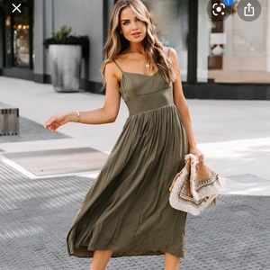 Lakeside Pocketed Smocked Midi Dress - Olive (M)